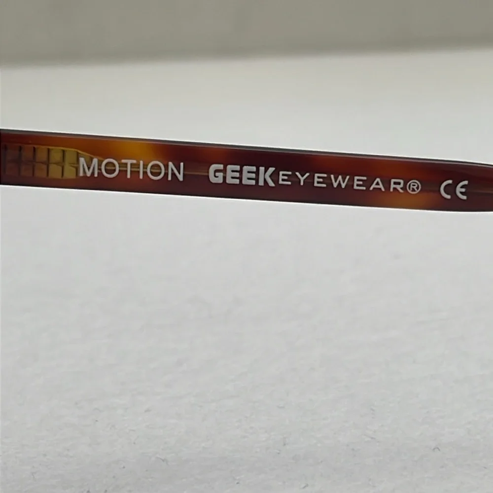 Geek Eyewear Frame Style: Motion